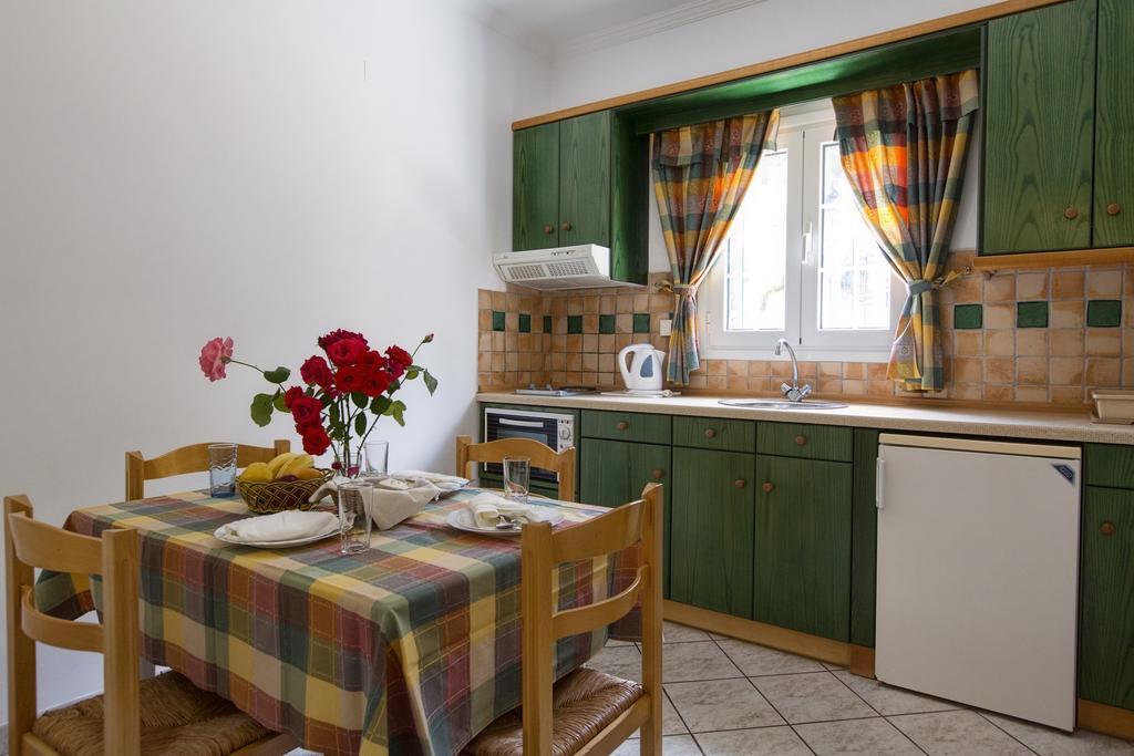 Apart Hotel Blumarin Агиос Гордиос Екстериор снимка